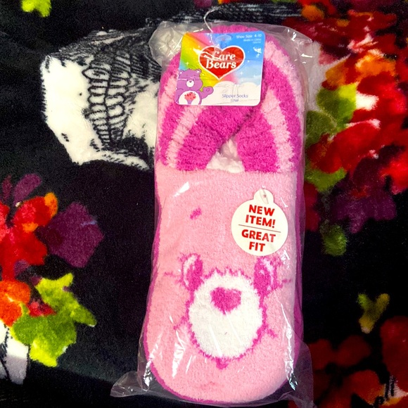 Care Bears Pink Cozy Slipper Socks Women Size 4-10 NWT - Picture 3 of 3